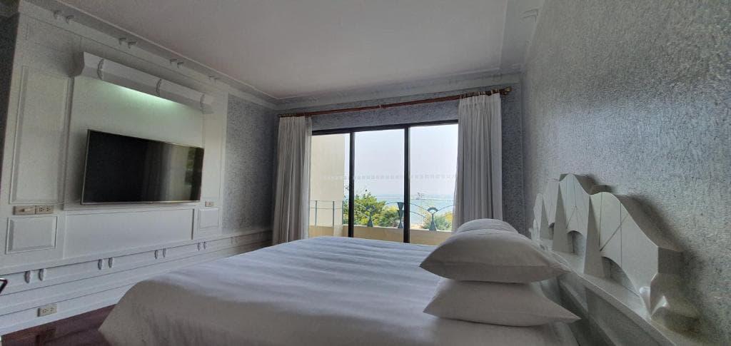 جناح جونيور على البحر