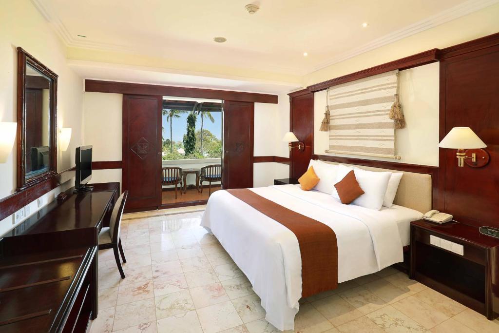 غرفة ديلوكس مطلة على المسبح