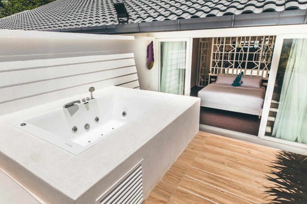 gallery_193806731-5e3bd5cd9abac.jpg